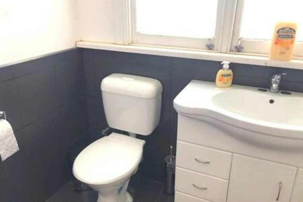 Modern Charming Miners' Cottage +Free Internet Broken Hill Exterior foto
